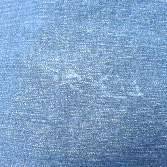 Cuffed Capri Jeans - Picture 3 of 6